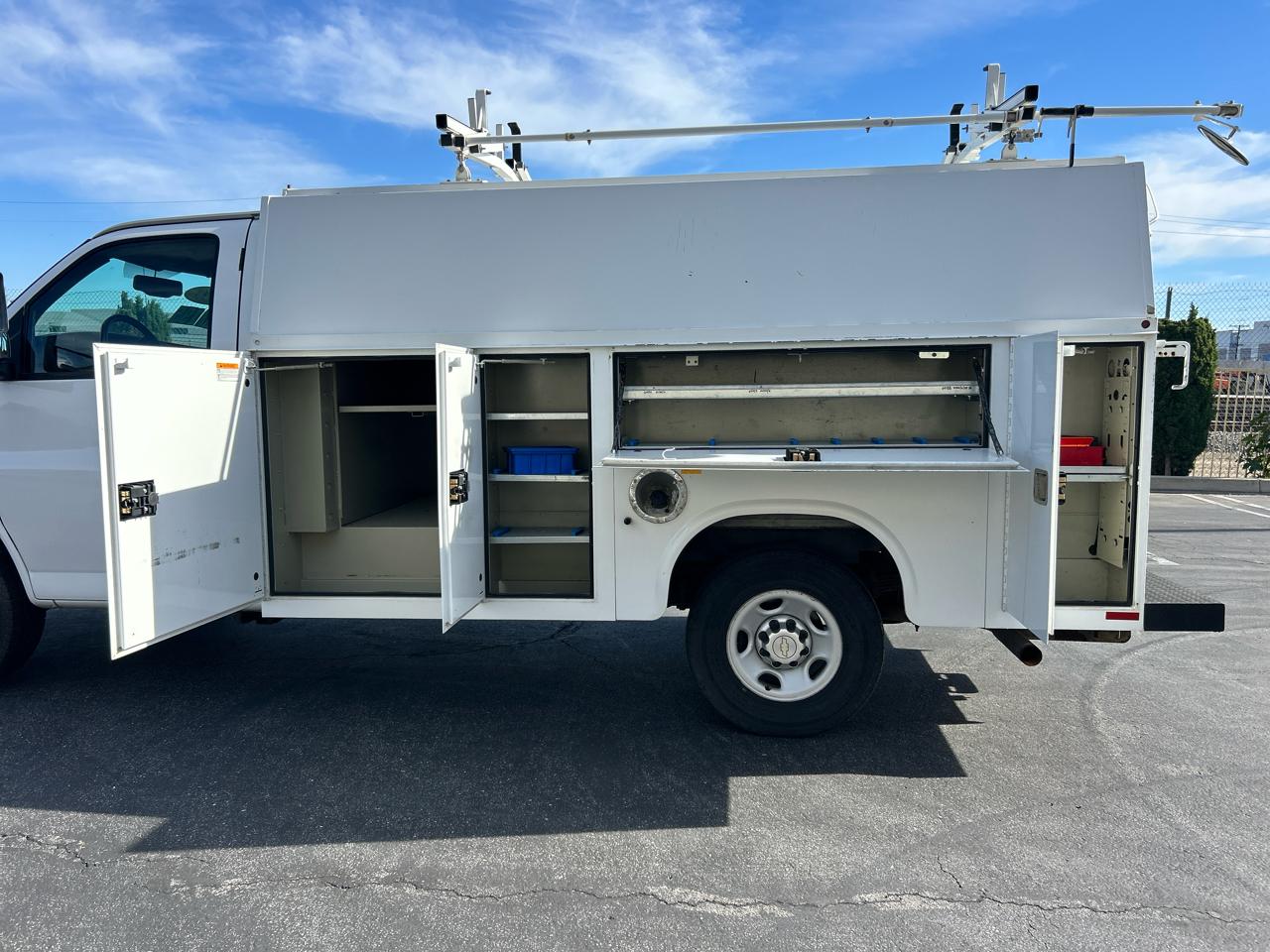 Chevrolet Express Commercial Cutaway 3500 Van 139" 2013