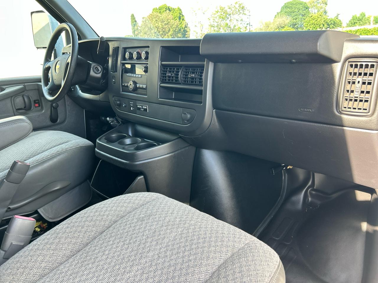 Chevrolet Express Commercial Cutaway 3500 Van 139" 2013