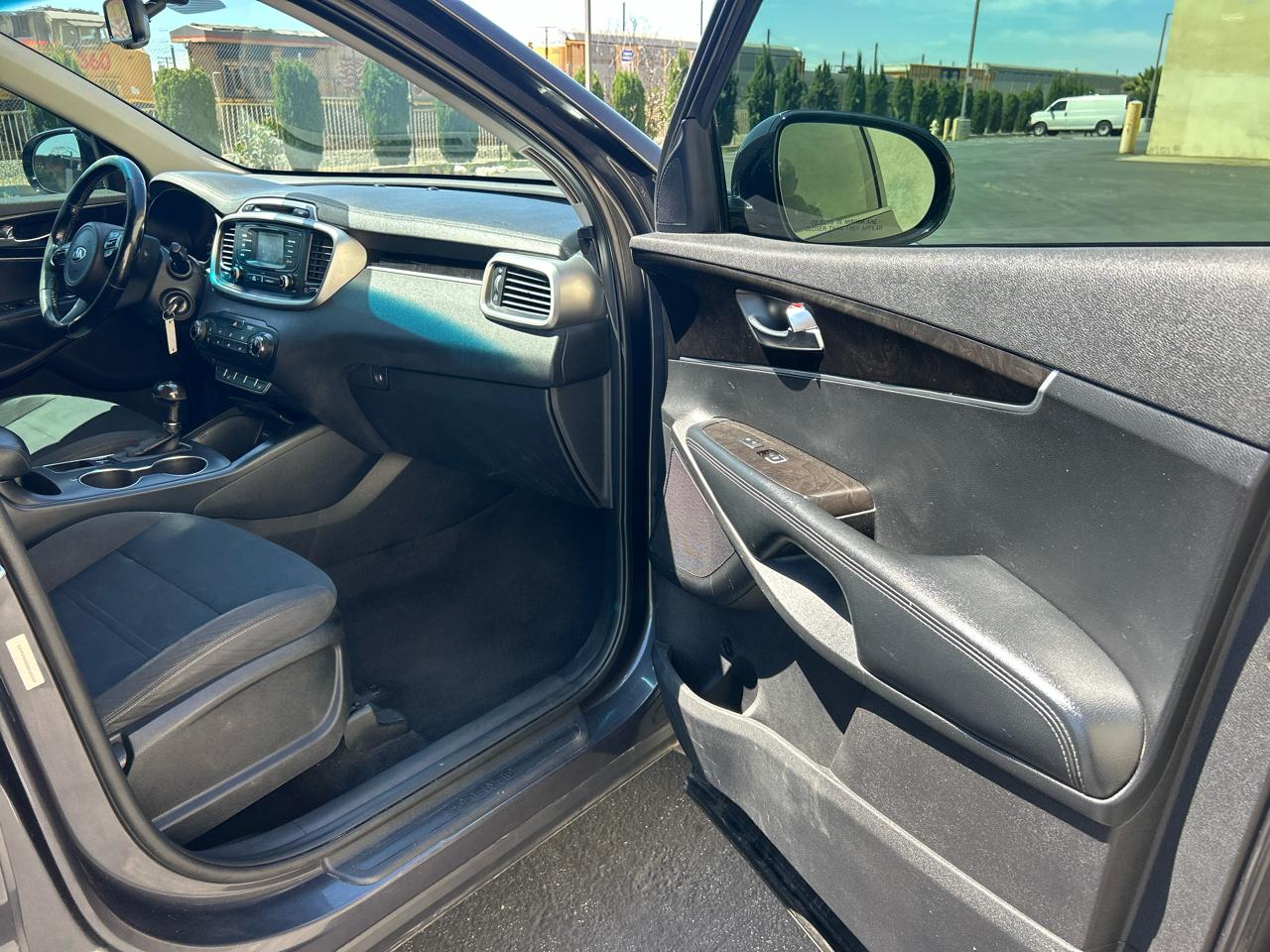 Kia Sorento FWD 4dr 2.4L LX 2016