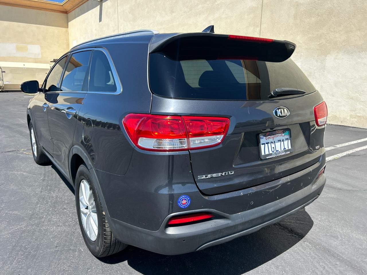 Kia Sorento FWD 4dr 2.4L LX 2016