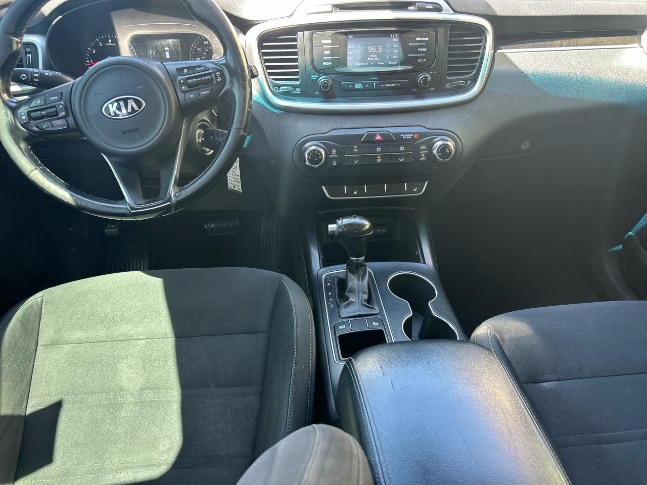 Kia Sorento FWD 4dr 2.4L LX 2016