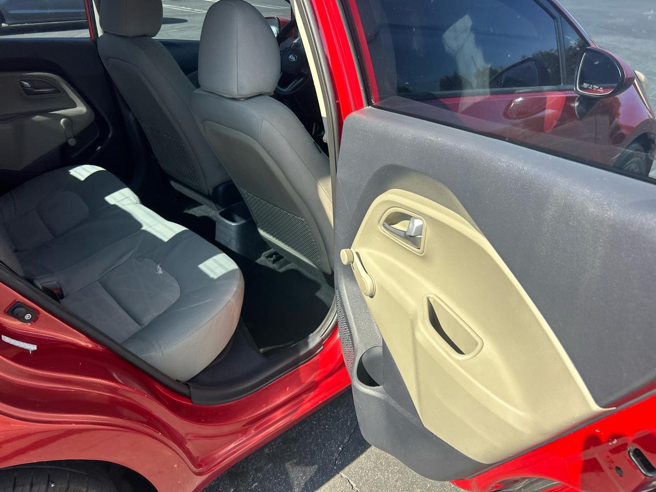 Kia Rio 4dr Sdn Auto LX 2014