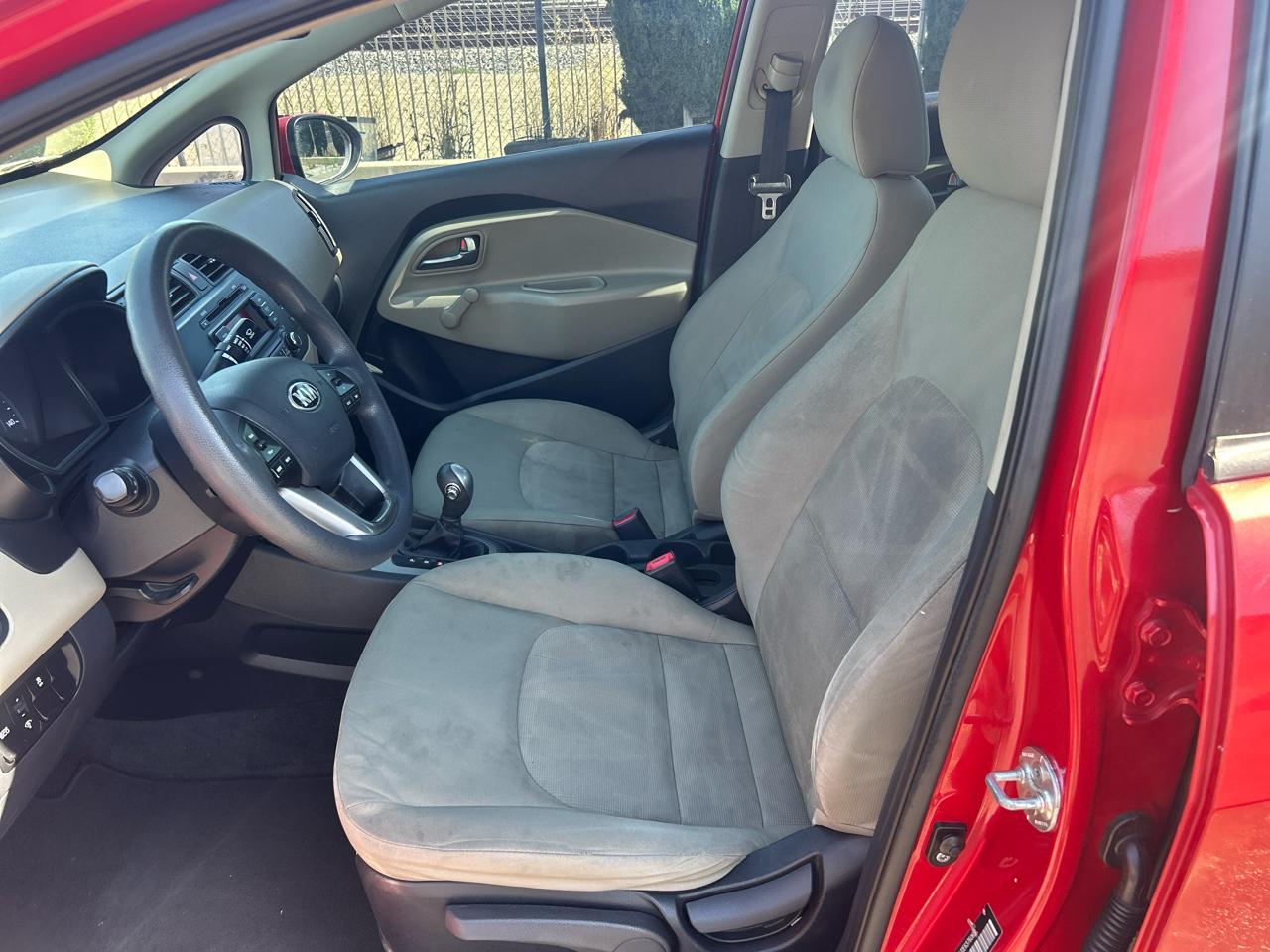Kia Rio 4dr Sdn Auto LX 2014