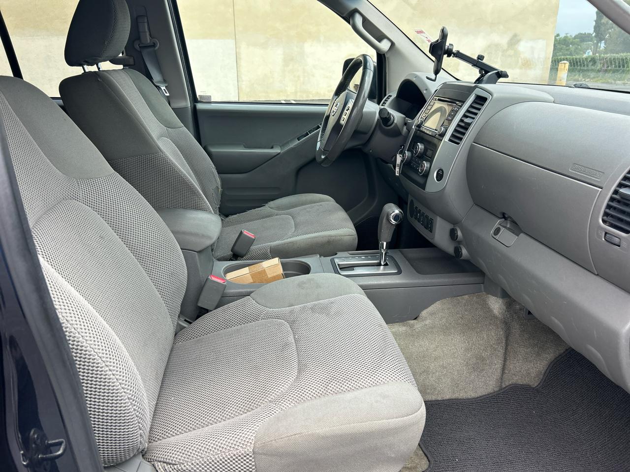 Nissan Frontier 2WD Crew Cab SWB Auto SV 2016