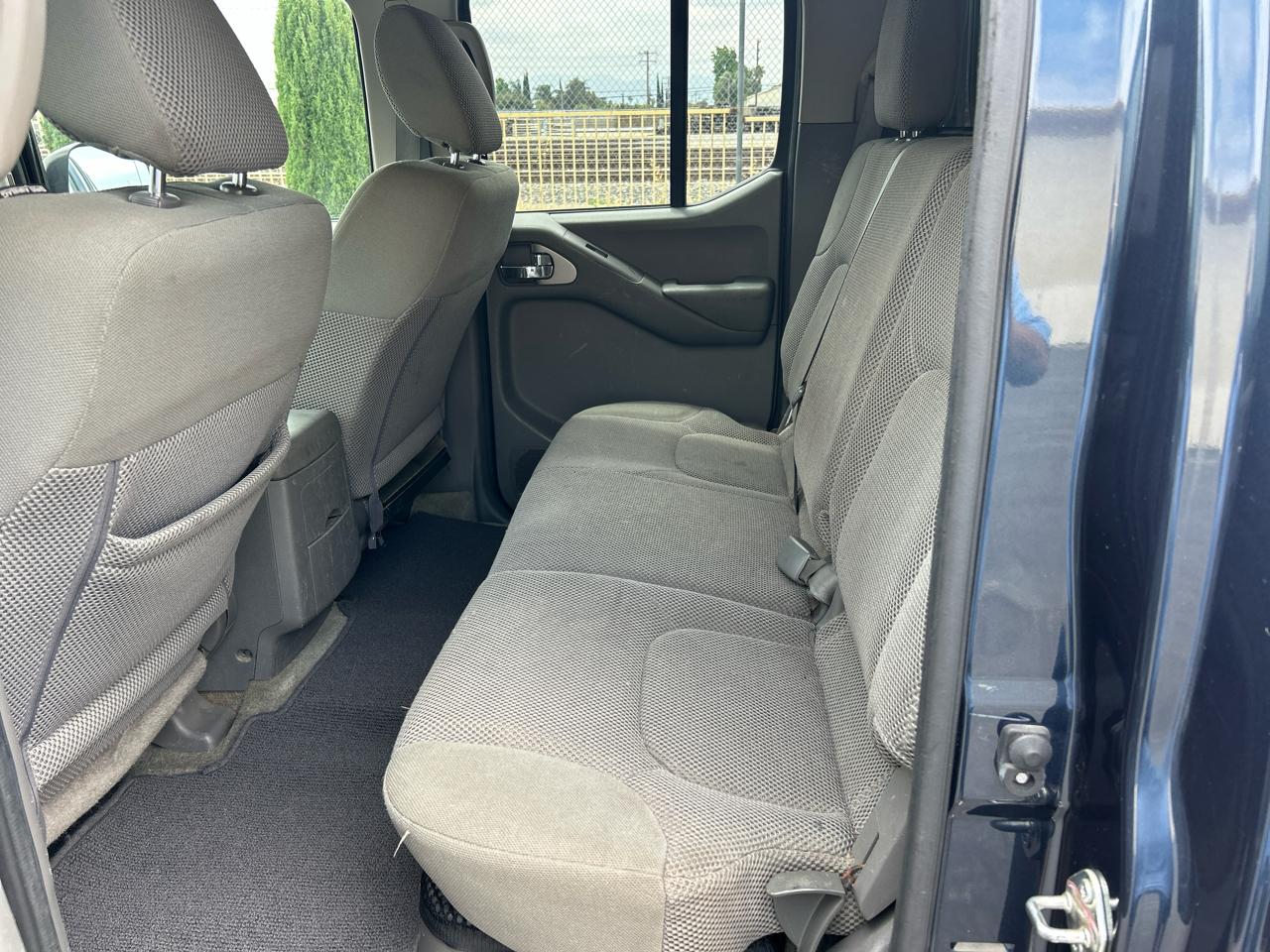 Nissan Frontier 2WD Crew Cab SWB Auto SV 2016