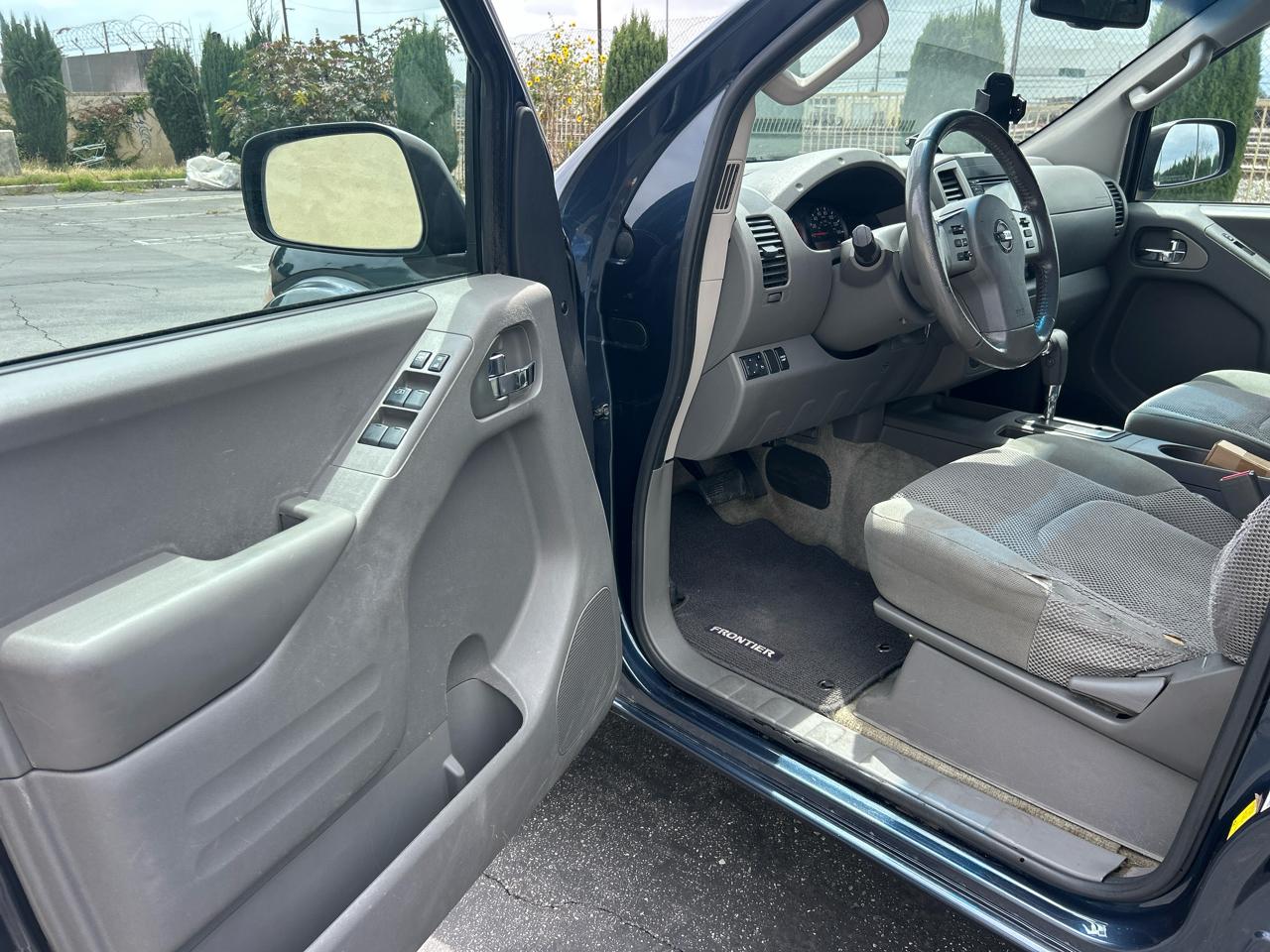 Nissan Frontier 2WD Crew Cab SWB Auto SV 2016