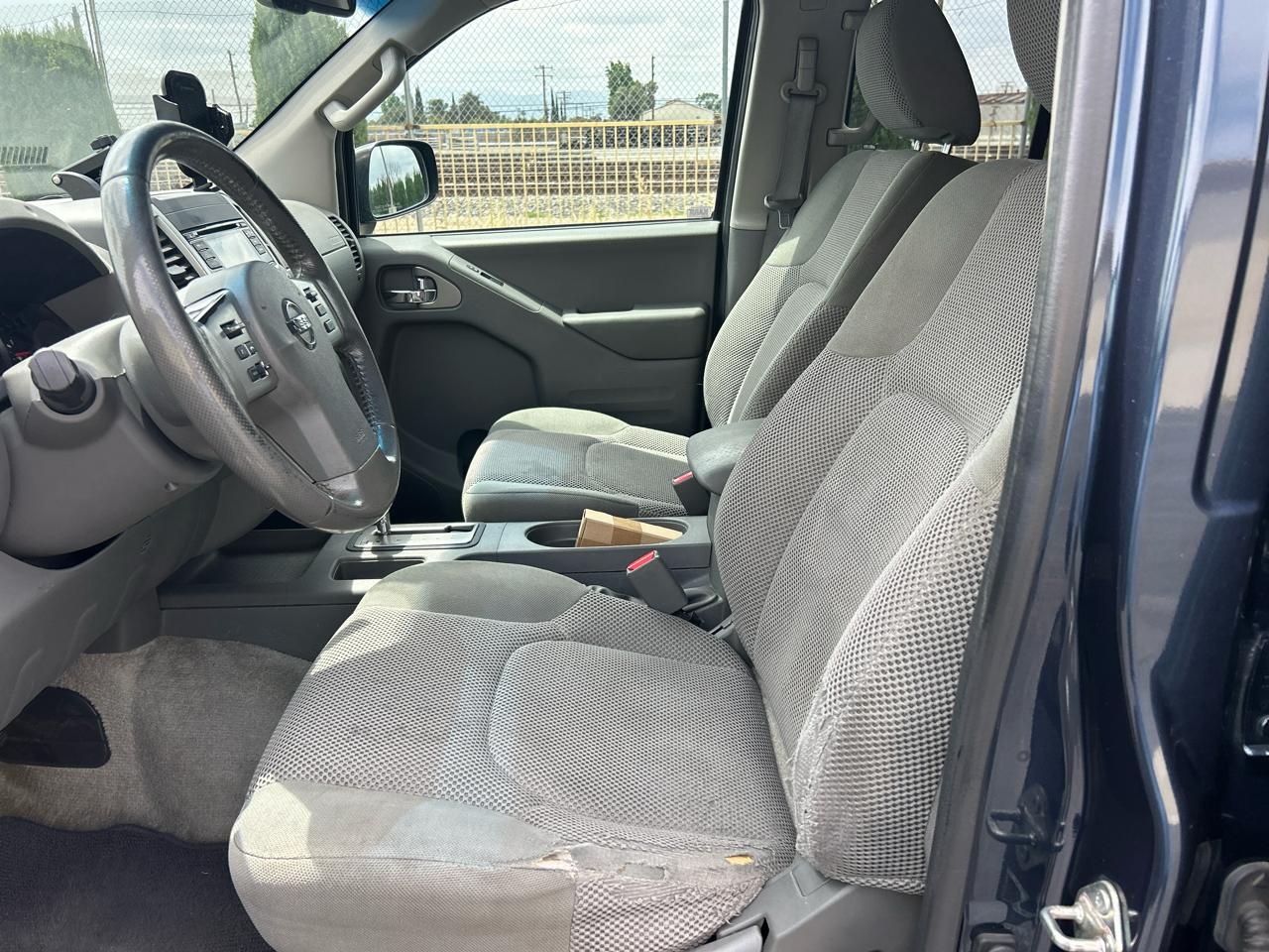 Nissan Frontier 2WD Crew Cab SWB Auto SV 2016
