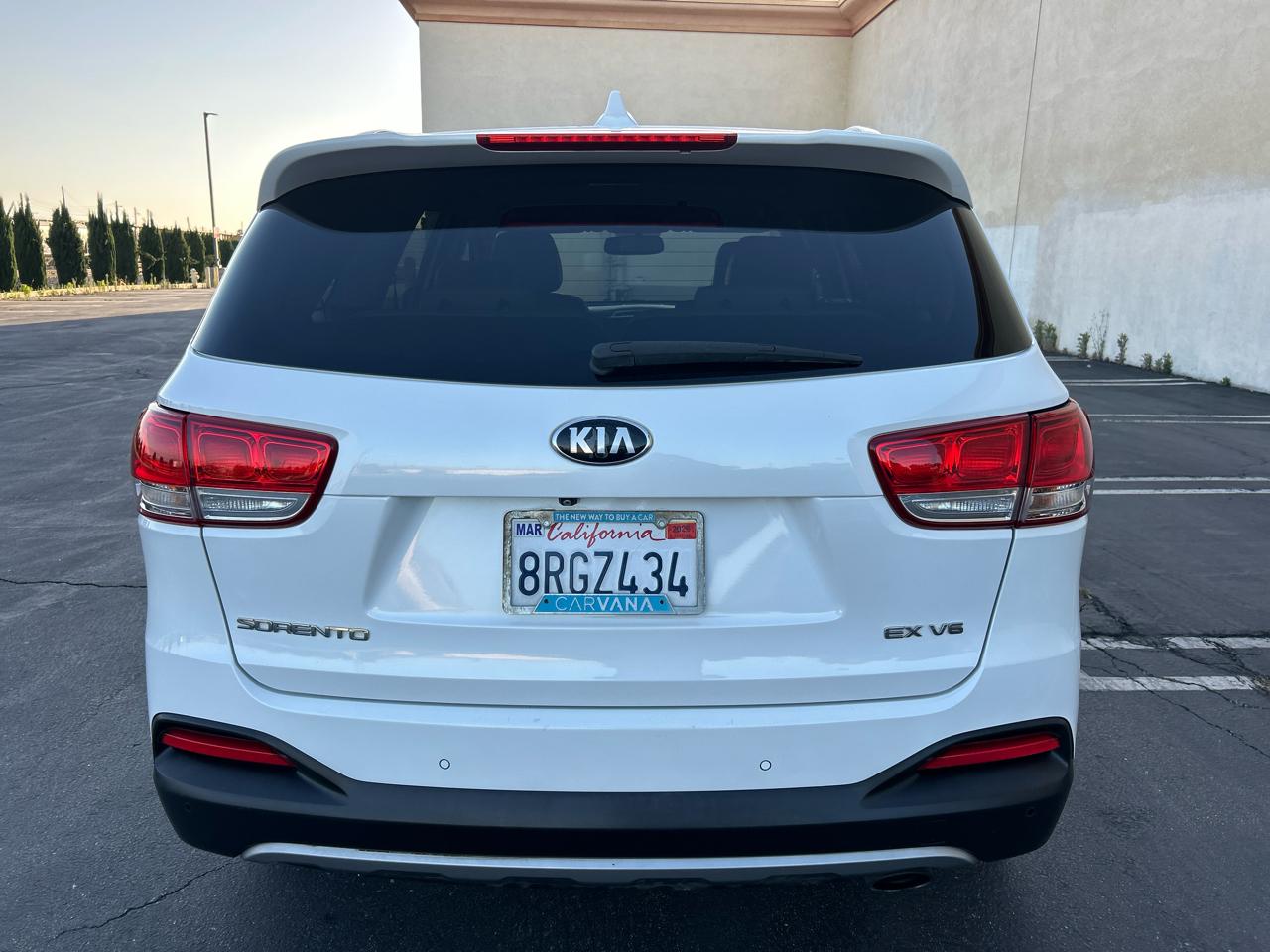 Kia Sorento AWD 4dr 3.3L EX 2016