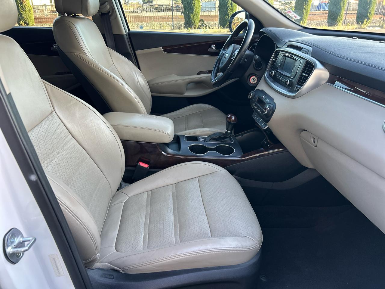 Kia Sorento AWD 4dr 3.3L EX 2016