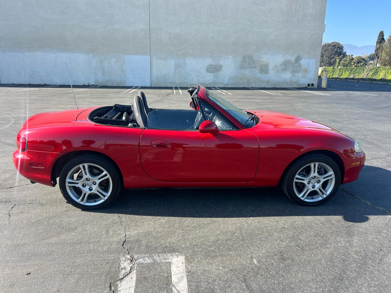 Mazda MX-5 Miata 2dr Conv Cloth Auto 2005