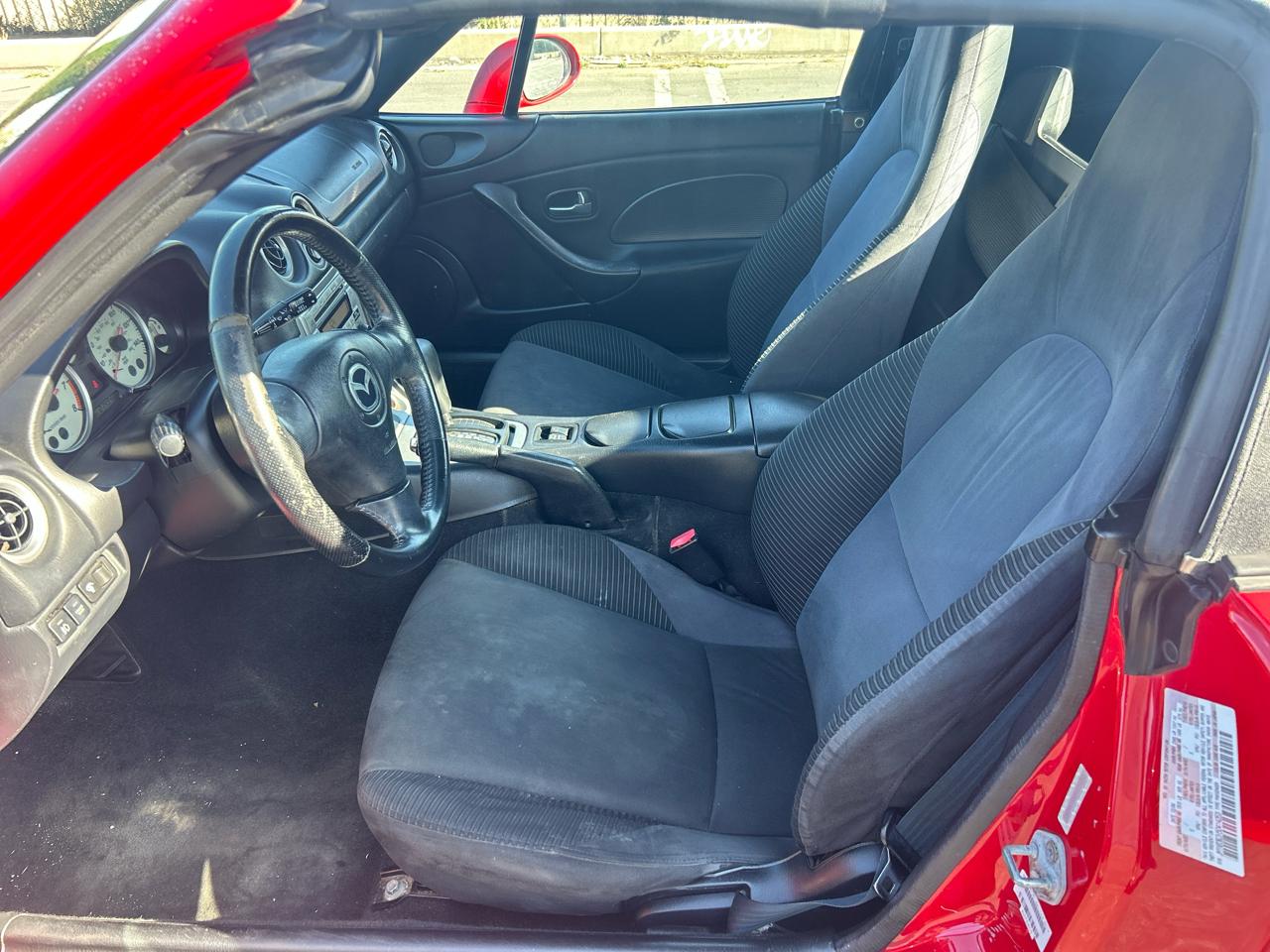 Mazda MX-5 Miata 2dr Conv Cloth Auto 2005