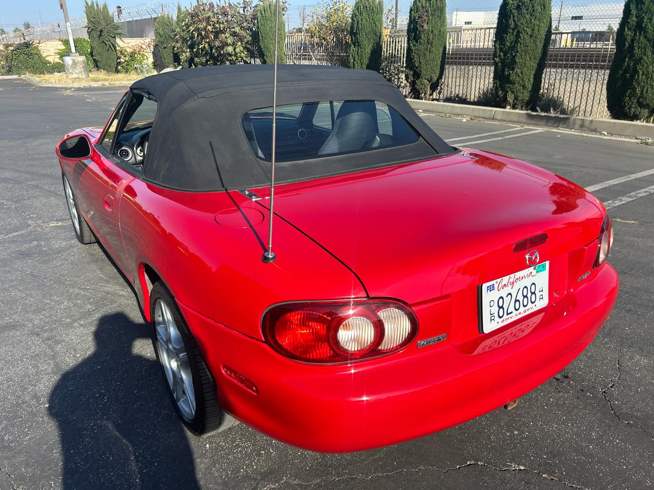 Mazda MX-5 Miata 2dr Conv Cloth Auto 2005