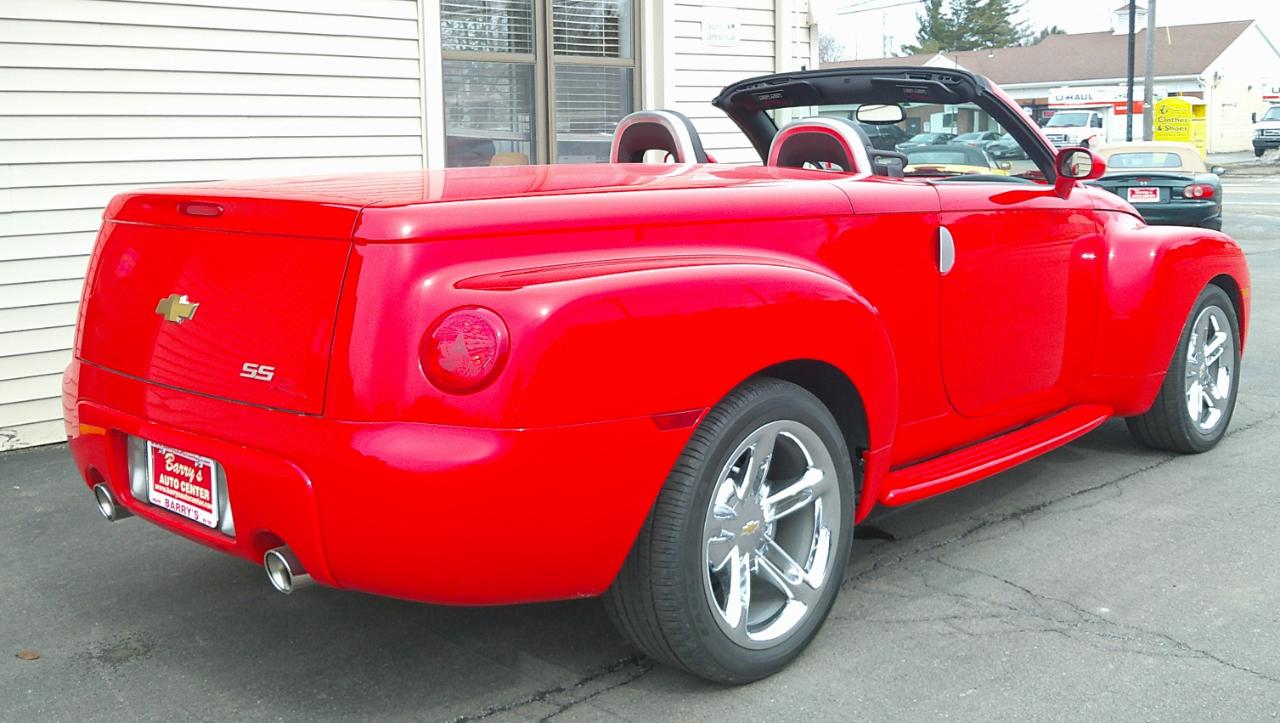 Chevrolet SSR Reg Cab 116.0" WB LS 2004