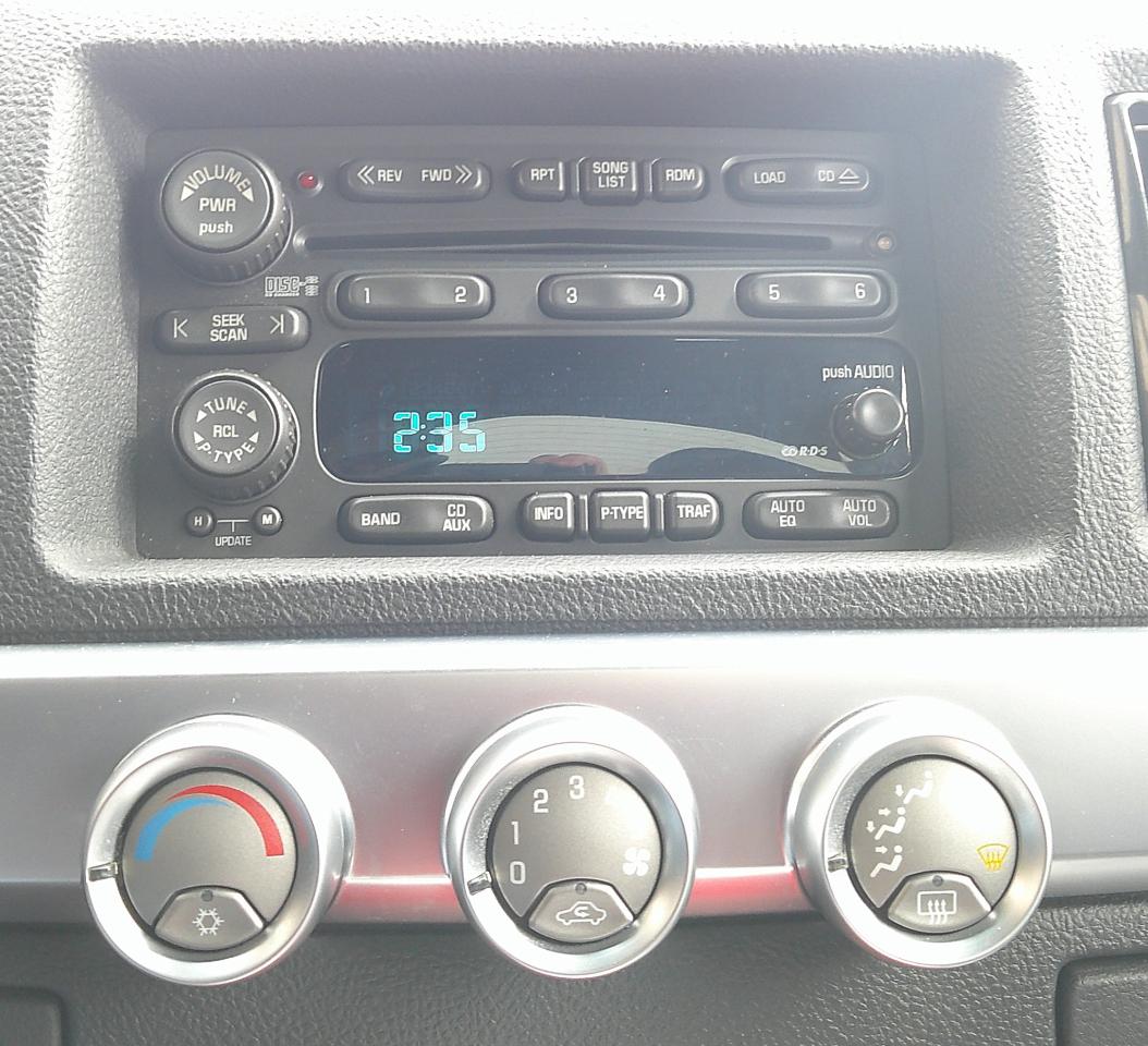Chevrolet SSR Reg Cab 116.0" WB LS 2004