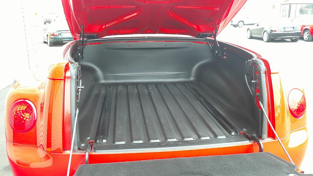 Chevrolet SSR Reg Cab 116.0" WB LS 2004