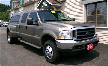 2004 Ford Super Duty F-350 DRW Crew Cab 156" Lariat