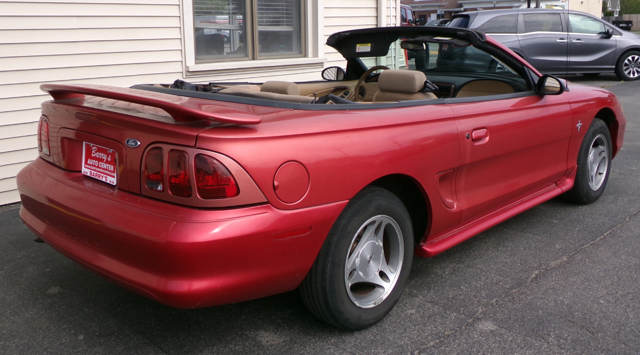1998 Ford Mustang Convertible photo 3