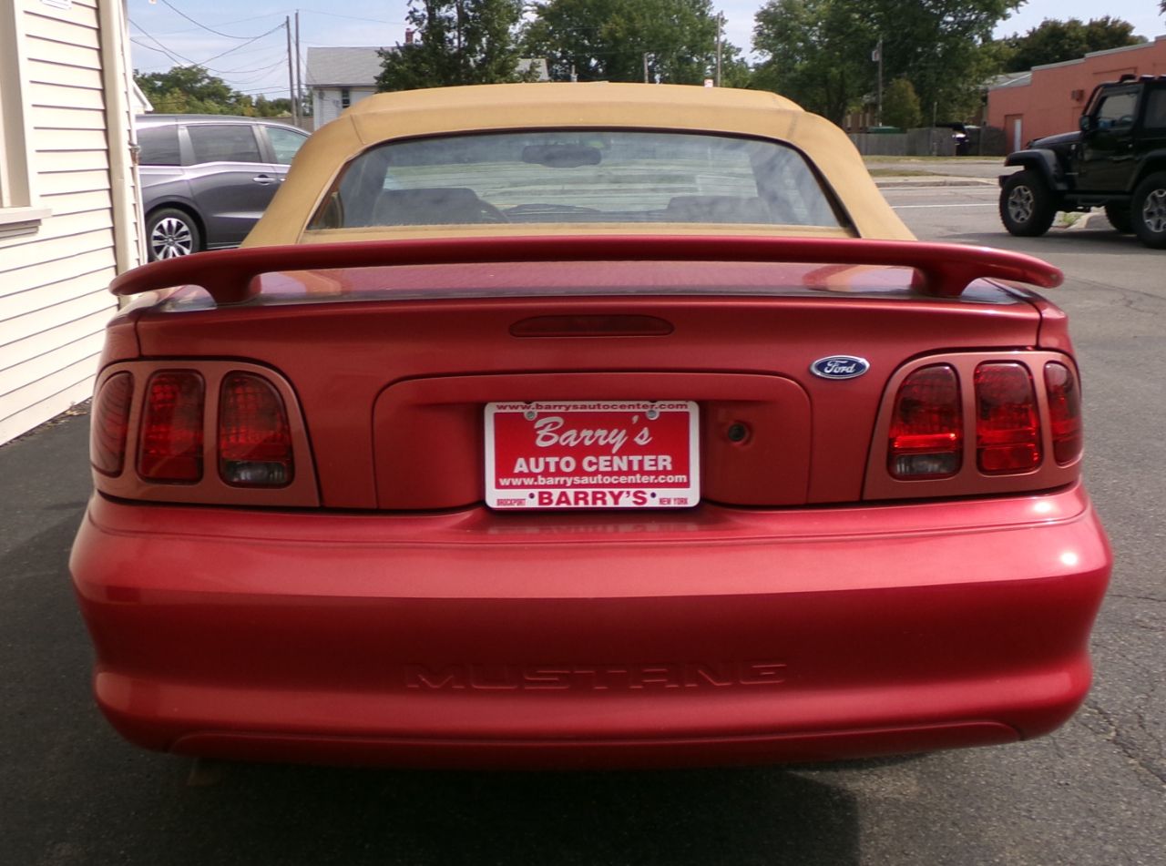 1998 Ford Mustang Convertible photo 4