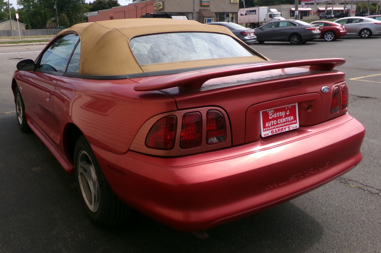 1998 Ford Mustang Convertible photo 5