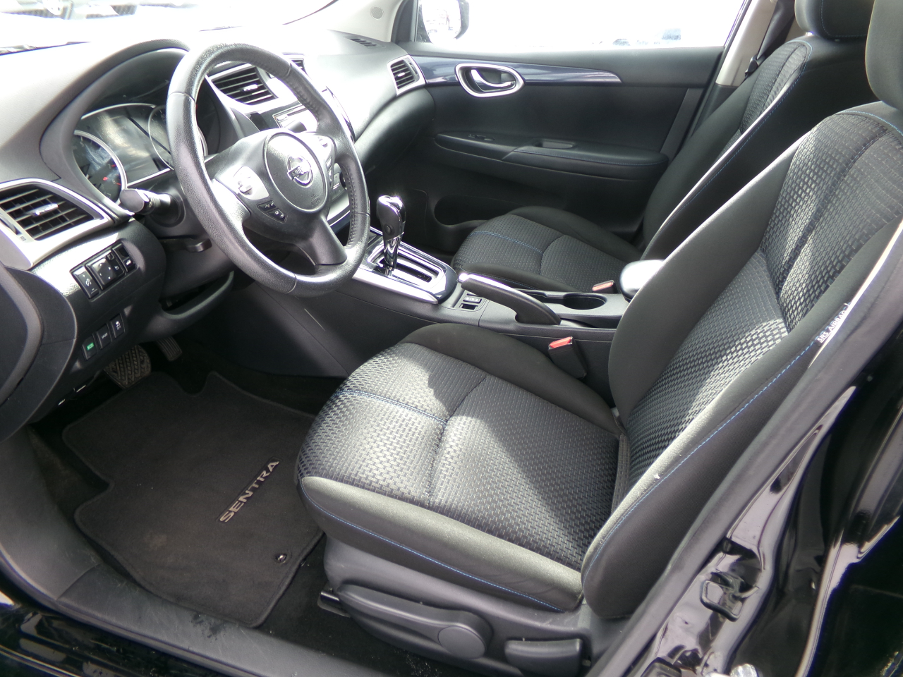 Nissan Sentra SR CVT 2017