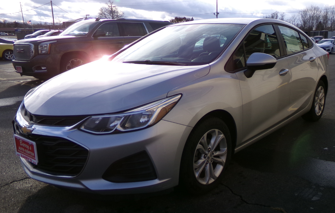 2019 Chevrolet Cruze LS photo 4