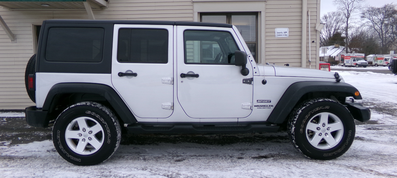 Jeep Wrangler Unlimited 4WD 4dr Sport 2012