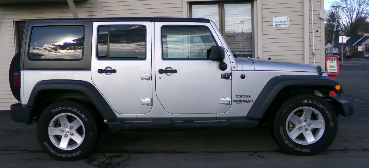 Jeep Wrangler Unlimited 4WD 4dr Sport 2012