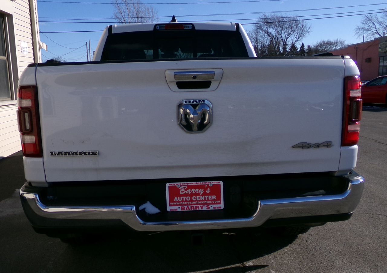 RAM 1500 Laramie 4x4 Crew Cab 6'4" Box 2020