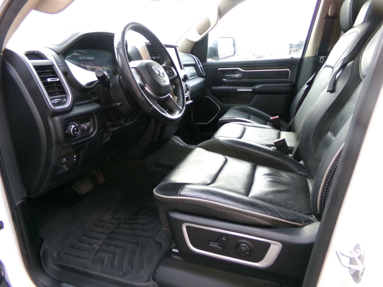 RAM 1500 Laramie 4x4 Crew Cab 6'4" Box 2020