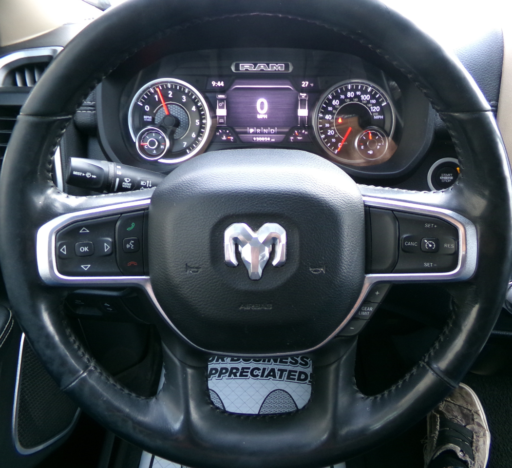 RAM 1500 Laramie 4x4 Crew Cab 6'4" Box 2020