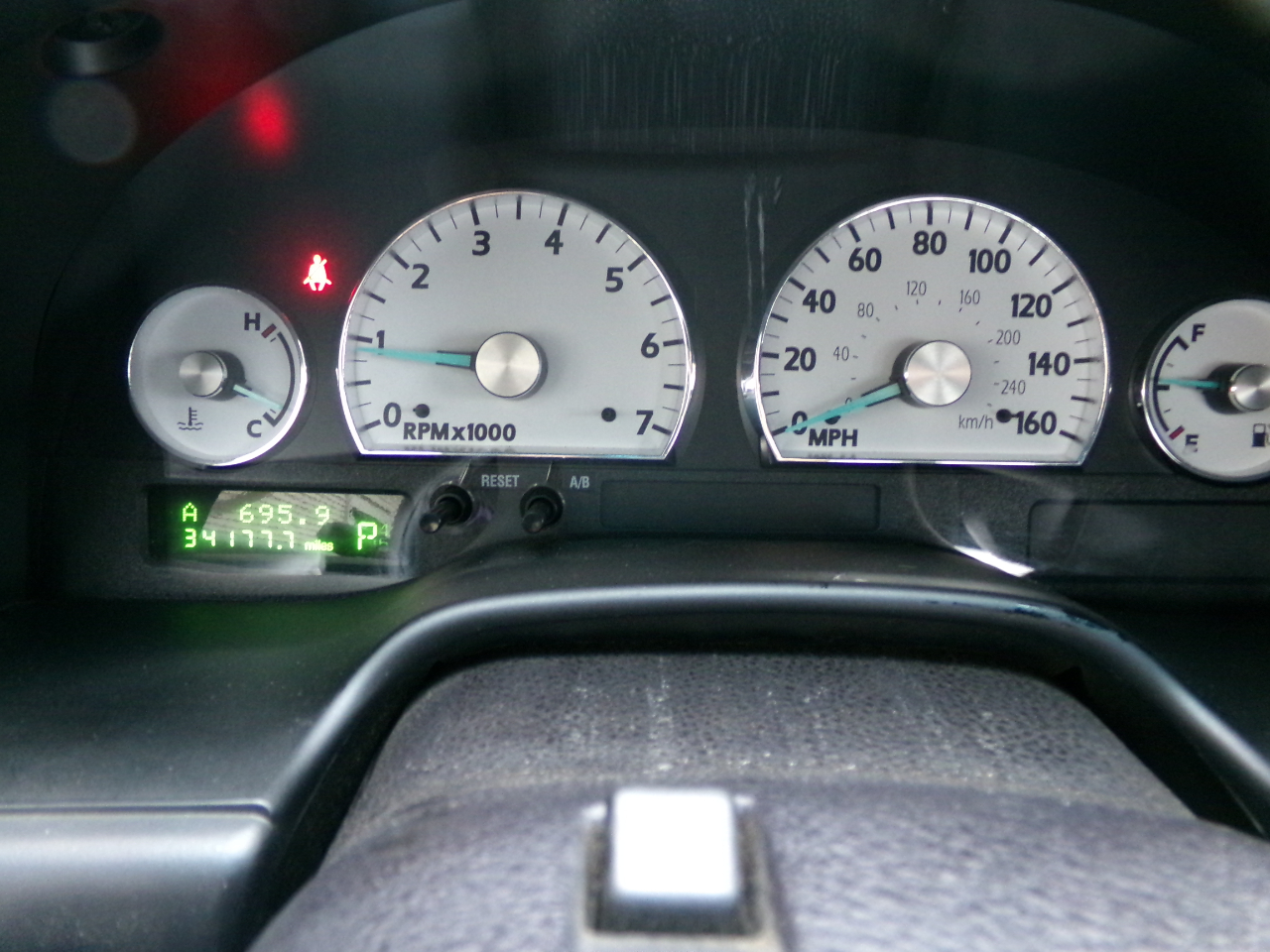 Ford Thunderbird 2dr Convertible Deluxe 2004