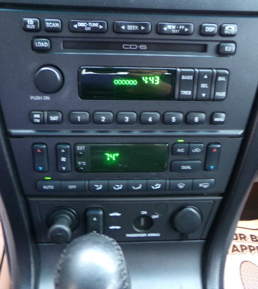 Ford Thunderbird 2dr Convertible Deluxe 2004