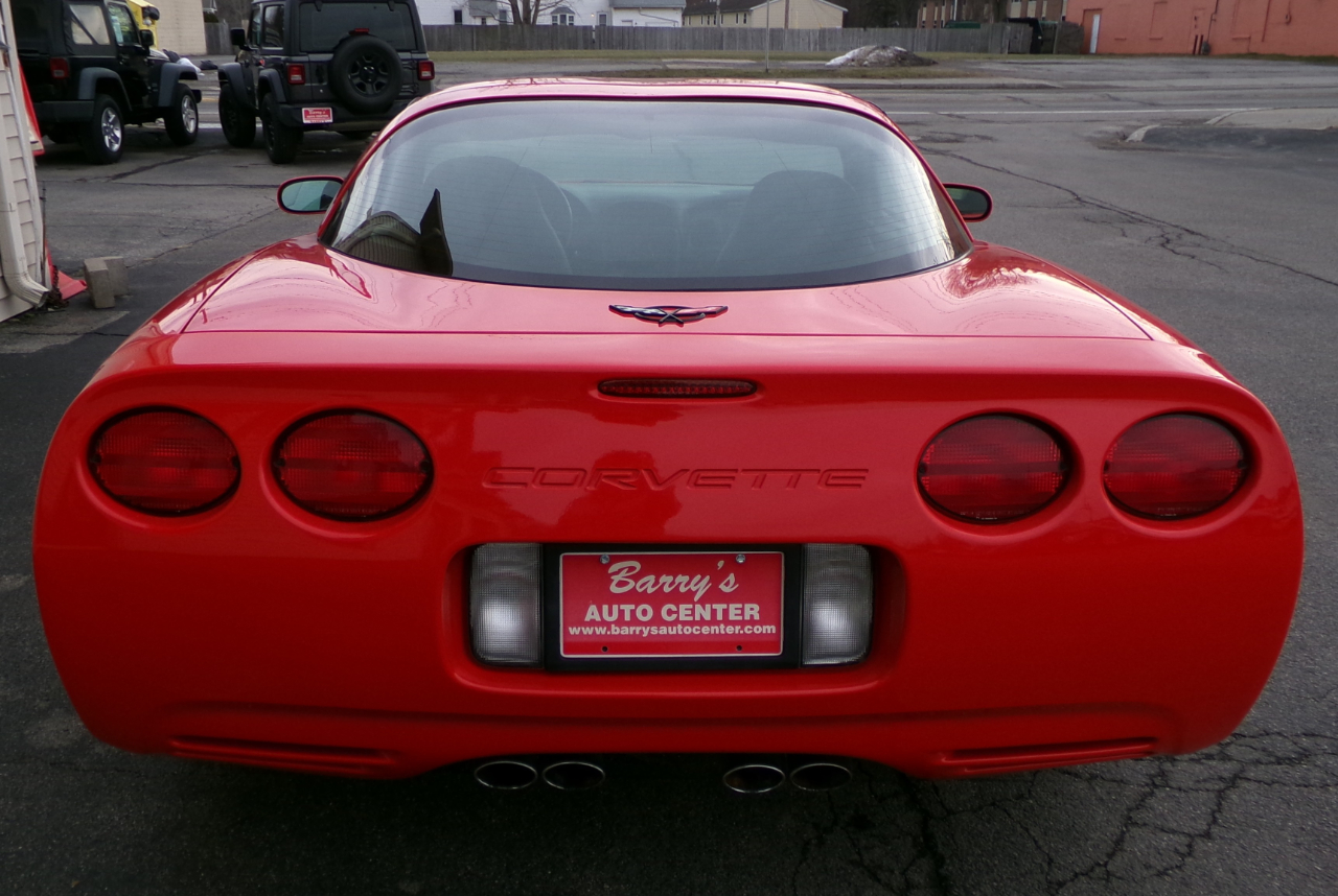 Chevrolet Corvette 2dr Cpe 2001
