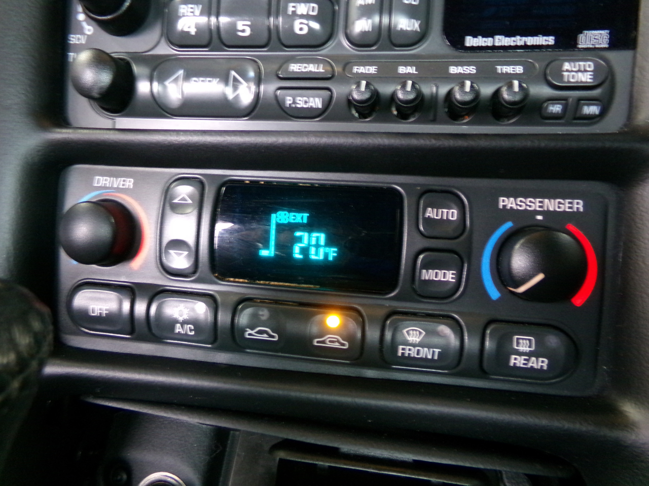 Chevrolet Corvette 2dr Cpe 2001