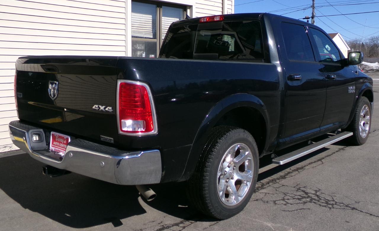 RAM 1500 Laramie 4x4 Crew Cab 5'7" Box 2017