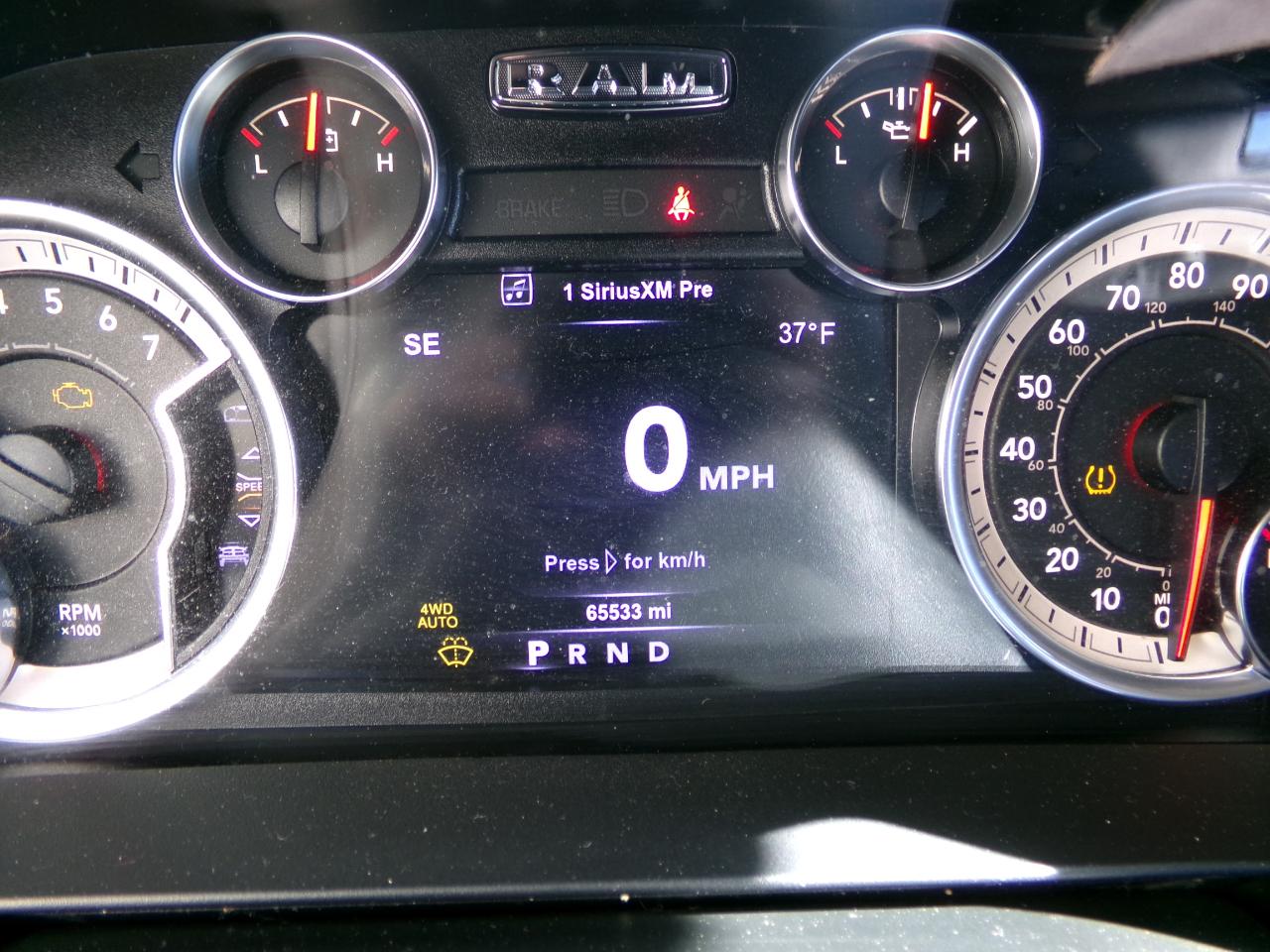 RAM 1500 Laramie 4x4 Crew Cab 5'7" Box 2017