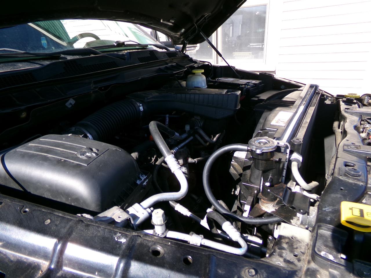 RAM 1500 Laramie 4x4 Crew Cab 5'7" Box 2017