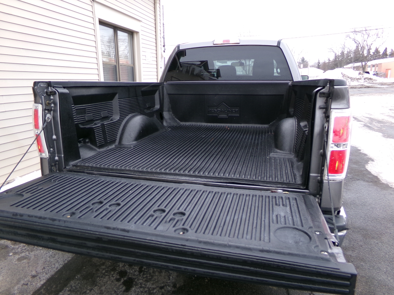 Ford F-150 2WD SuperCab 145" XLT 2011