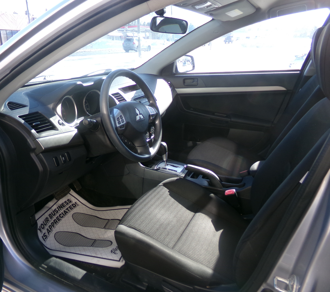 Mitsubishi Lancer 4dr Sdn Auto ES 2013