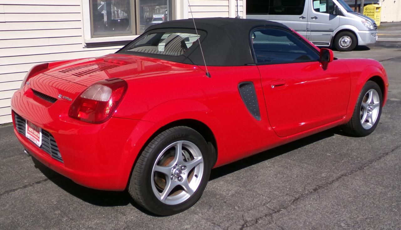 Toyota MR2 Spyder  2001
