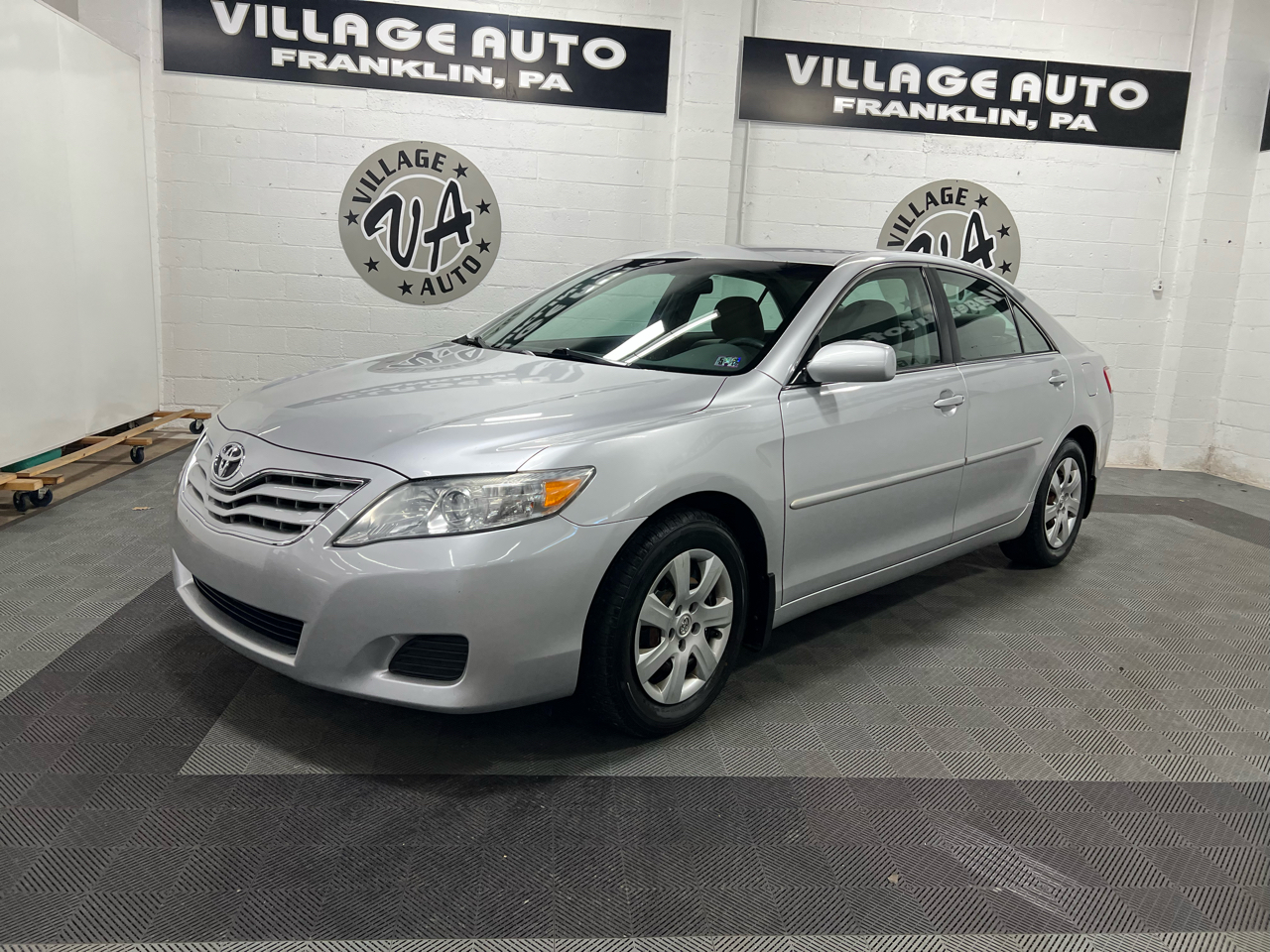Toyota Camry 4dr Sdn LE Auto 2011 Toyota Camry 4dr Sdn LE Auto 2011