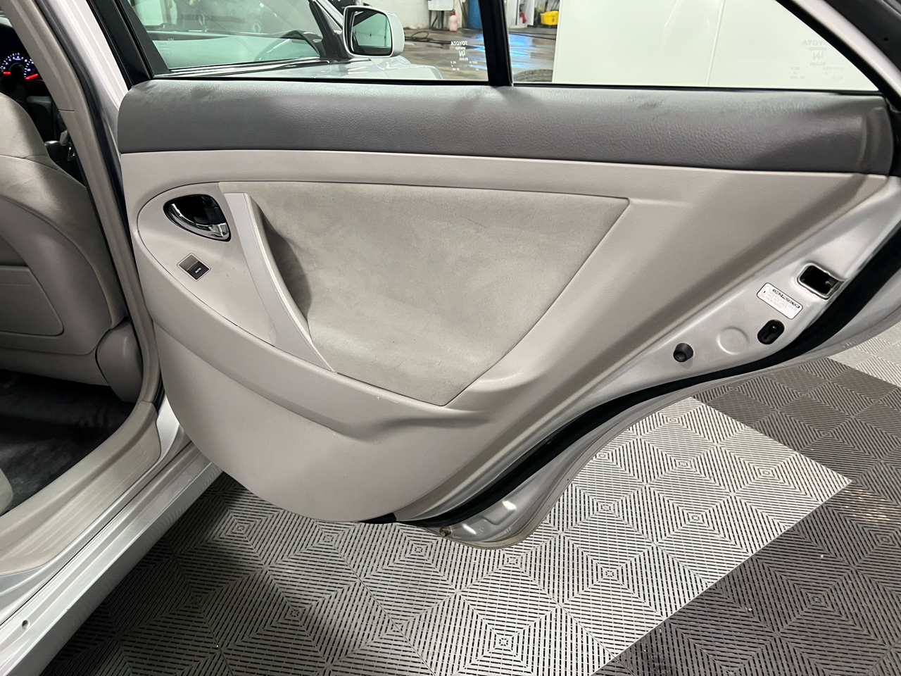 Toyota Camry 4dr Sdn LE Auto 2011 Toyota Camry 4dr Sdn LE Auto 2011