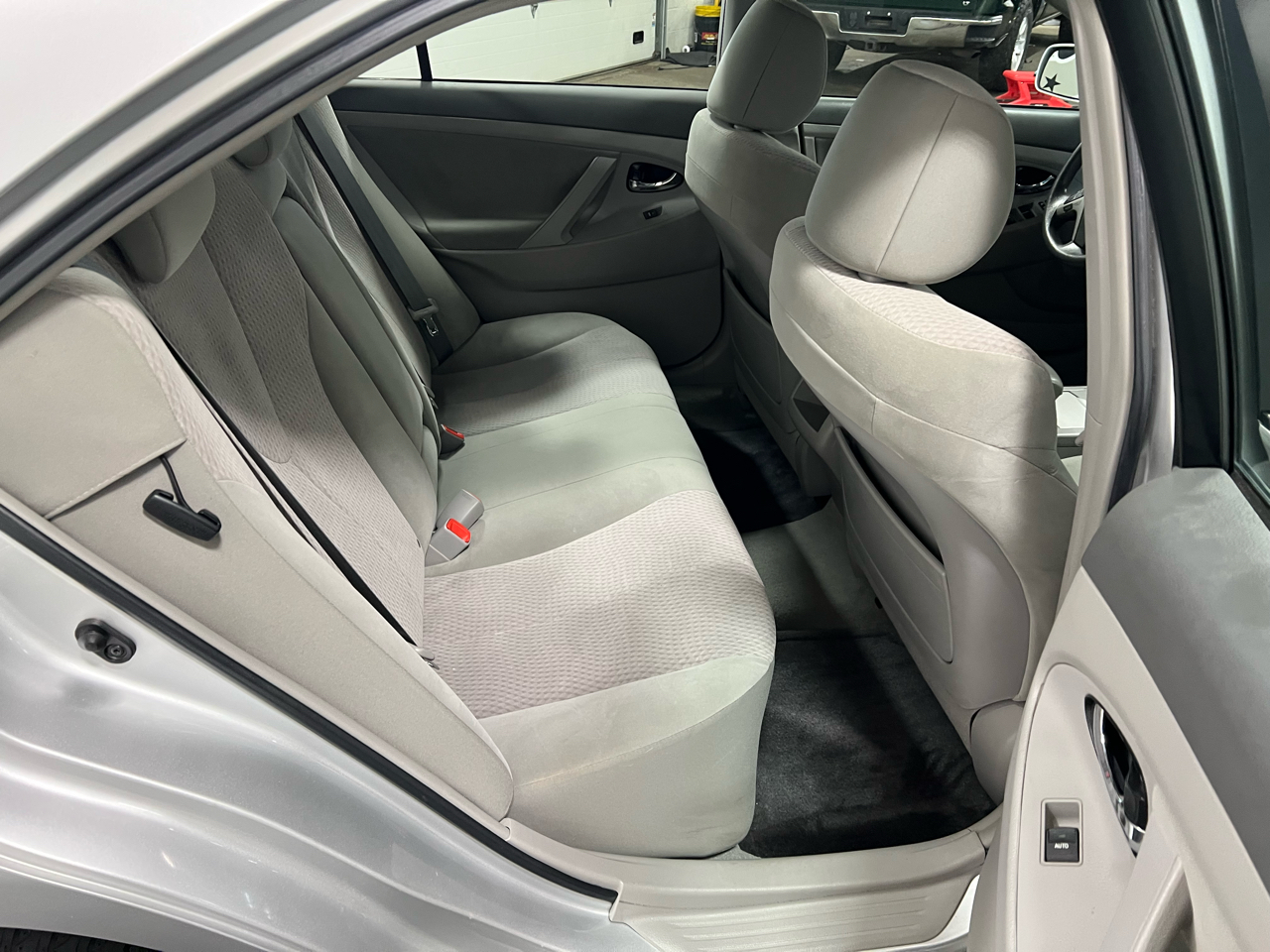Toyota Camry 4dr Sdn LE Auto 2011 Toyota Camry 4dr Sdn LE Auto 2011