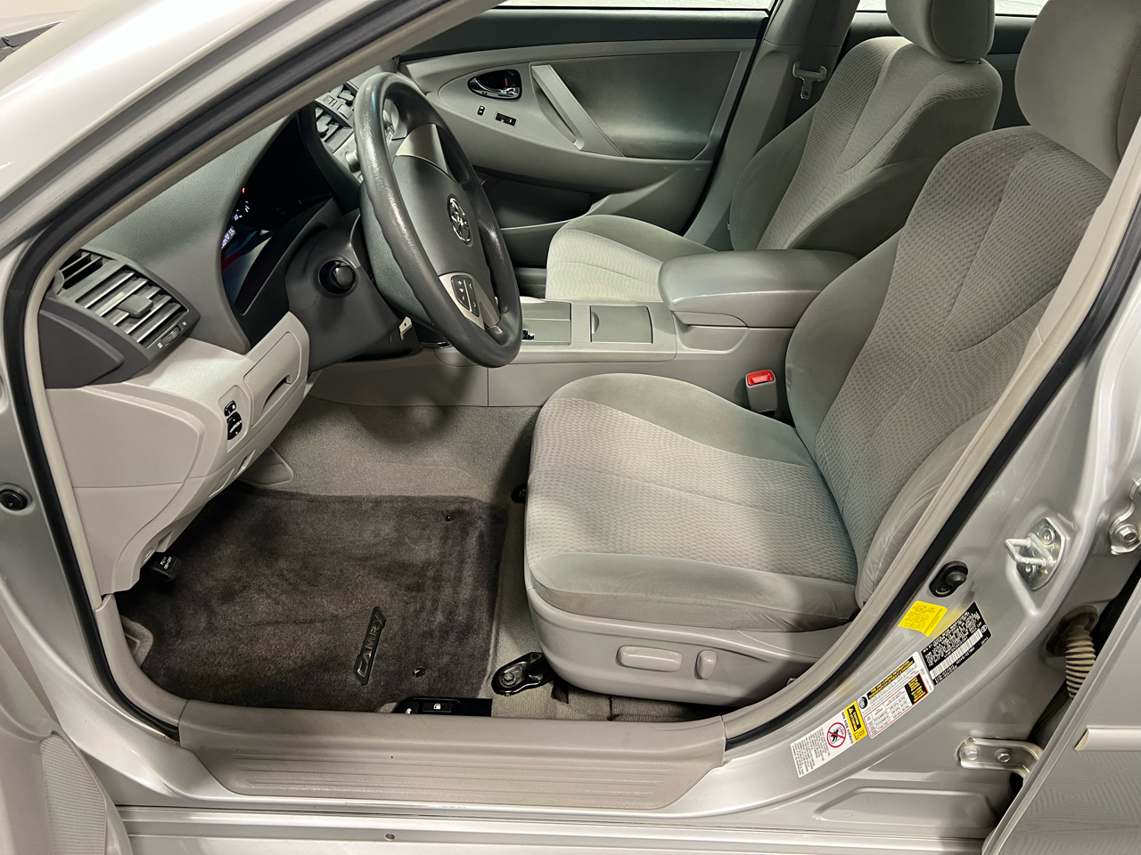 Toyota Camry 4dr Sdn LE Auto 2011 Toyota Camry 4dr Sdn LE Auto 2011