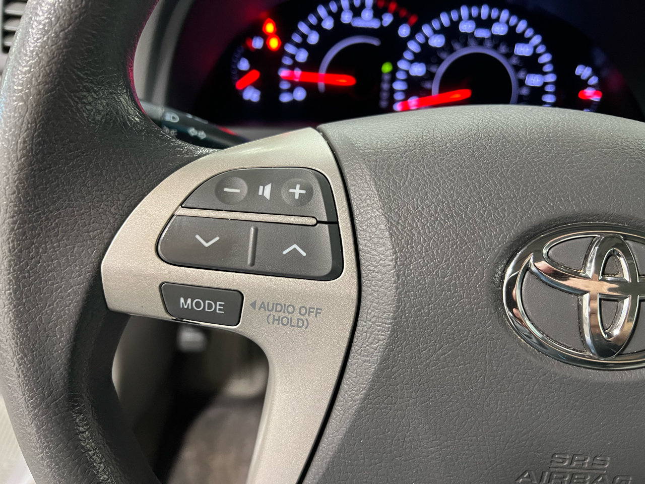 Toyota Camry 4dr Sdn LE Auto 2011 Toyota Camry 4dr Sdn LE Auto 2011