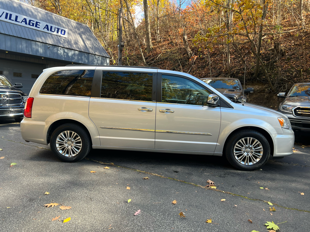 Chrysler Town & Country Touring-L 2012 Chrysler Town & Country Touring-L 2012