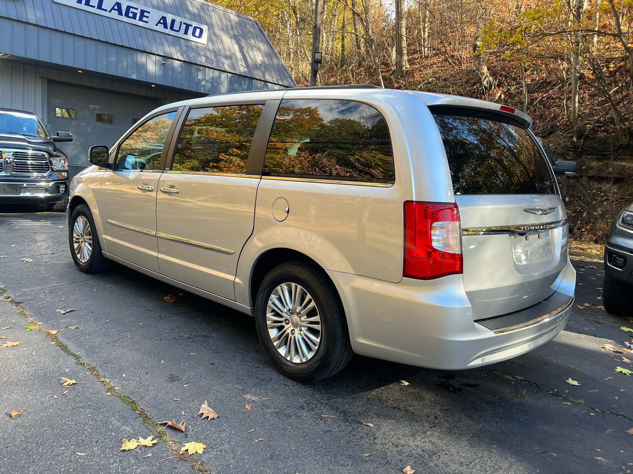 Chrysler Town & Country Touring-L 2012 Chrysler Town & Country Touring-L 2012