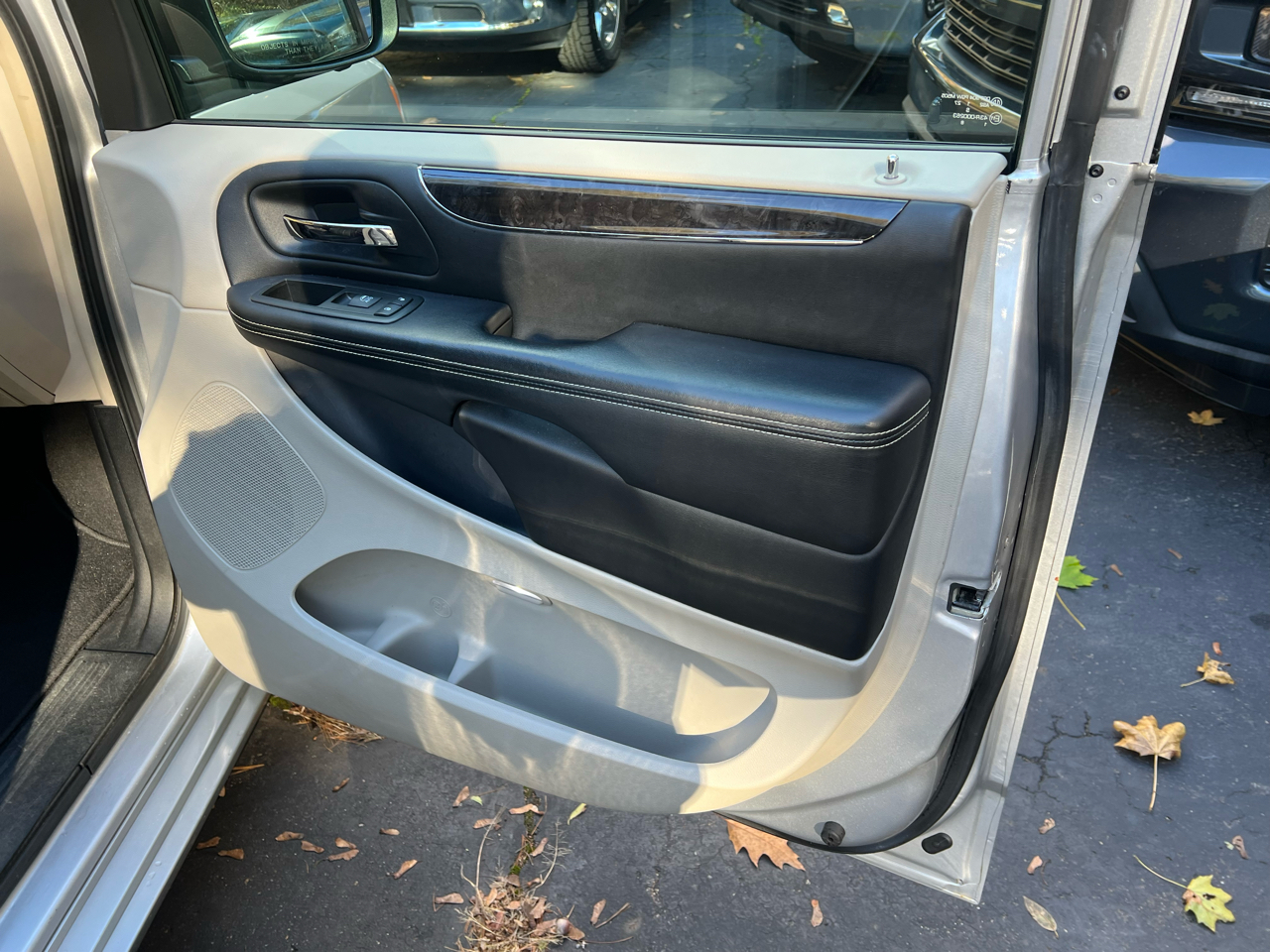 Chrysler Town & Country Touring-L 2012 Chrysler Town & Country Touring-L 2012