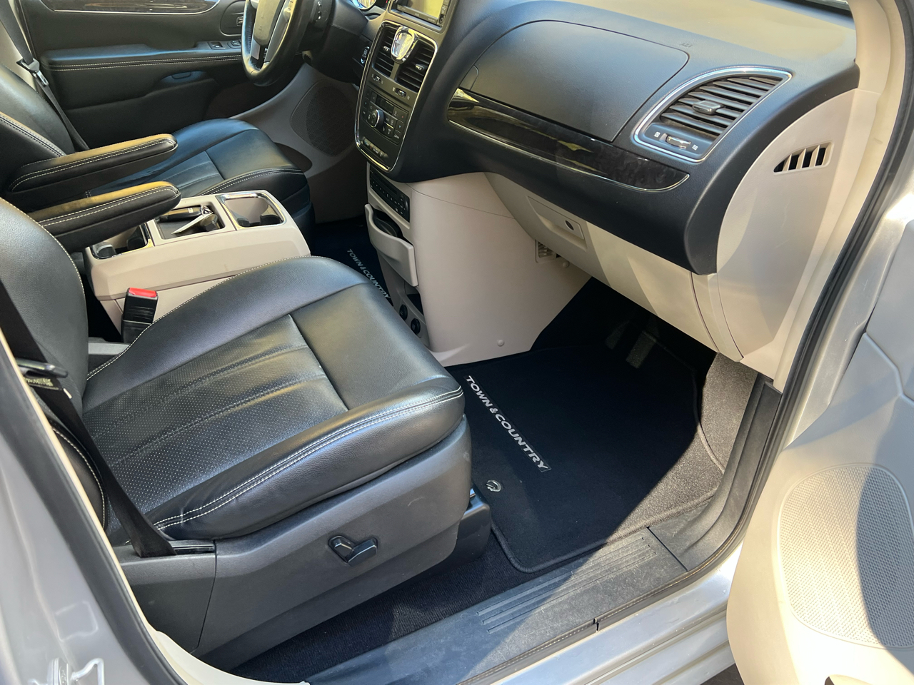 Chrysler Town & Country Touring-L 2012 Chrysler Town & Country Touring-L 2012