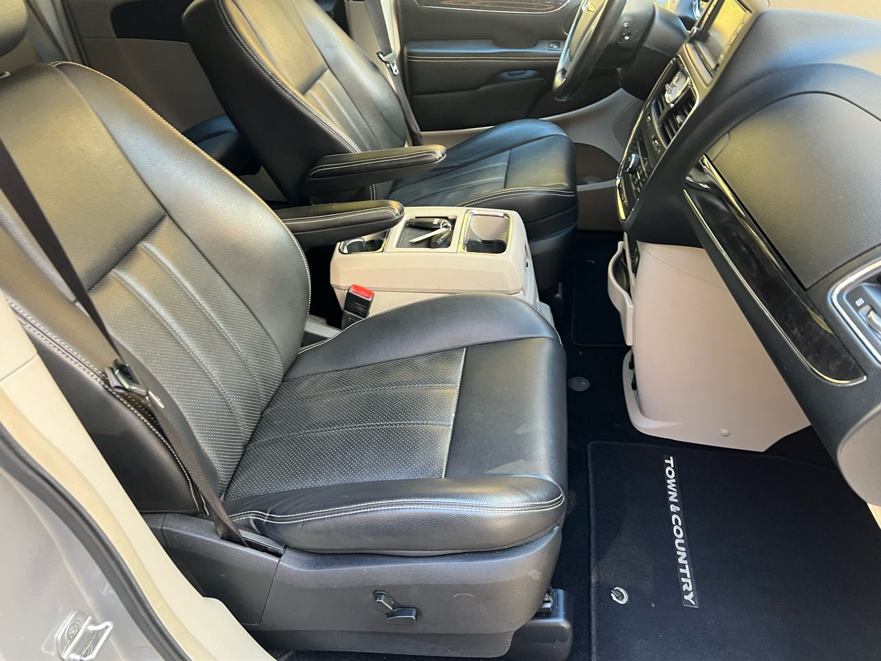 Chrysler Town & Country Touring-L 2012 Chrysler Town & Country Touring-L 2012